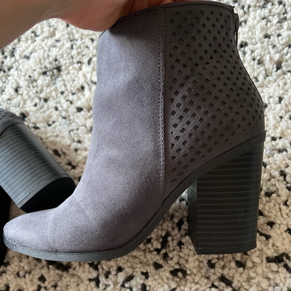 American Eagle Outfitters Shoes - American Eagle Booties Chunky Heel